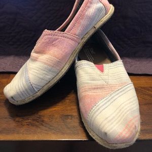 TOMS shoes
